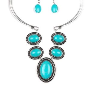 Gorgeous Blue Necklace/Earrings Set
